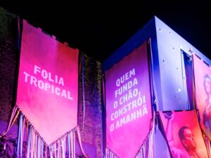 Folia Tropical VIP Box - purchase using the coupon “RCT2027” and get 2% off!